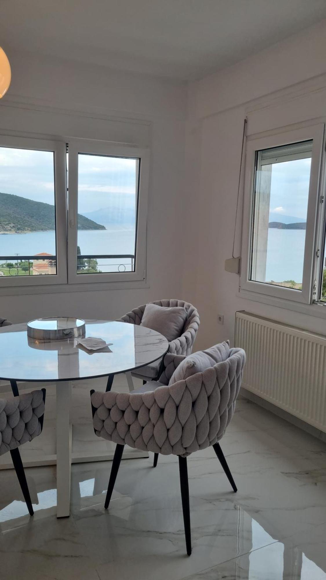 Ellis-Suites Nea Peramos Kavala エクステリア 写真