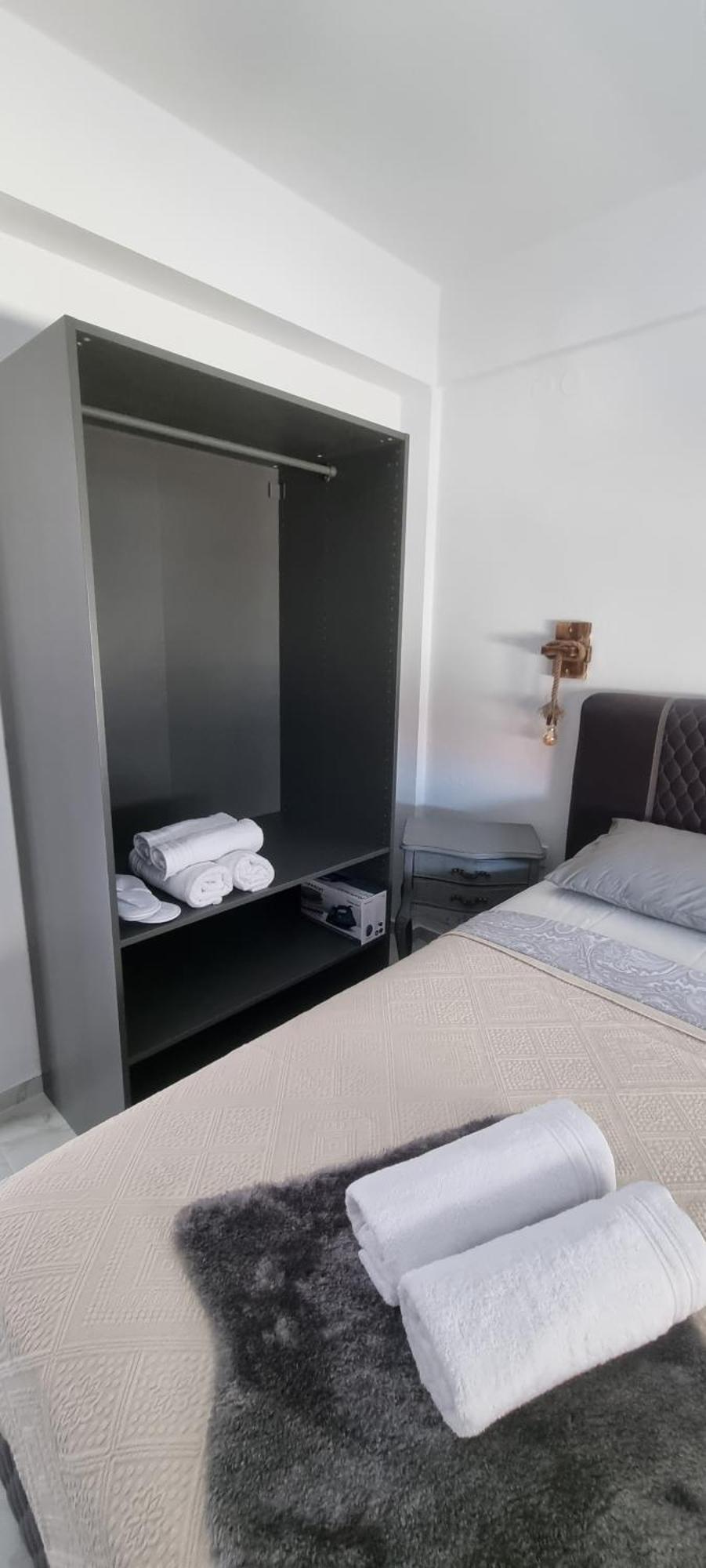 Ellis-Suites Nea Peramos Kavala エクステリア 写真