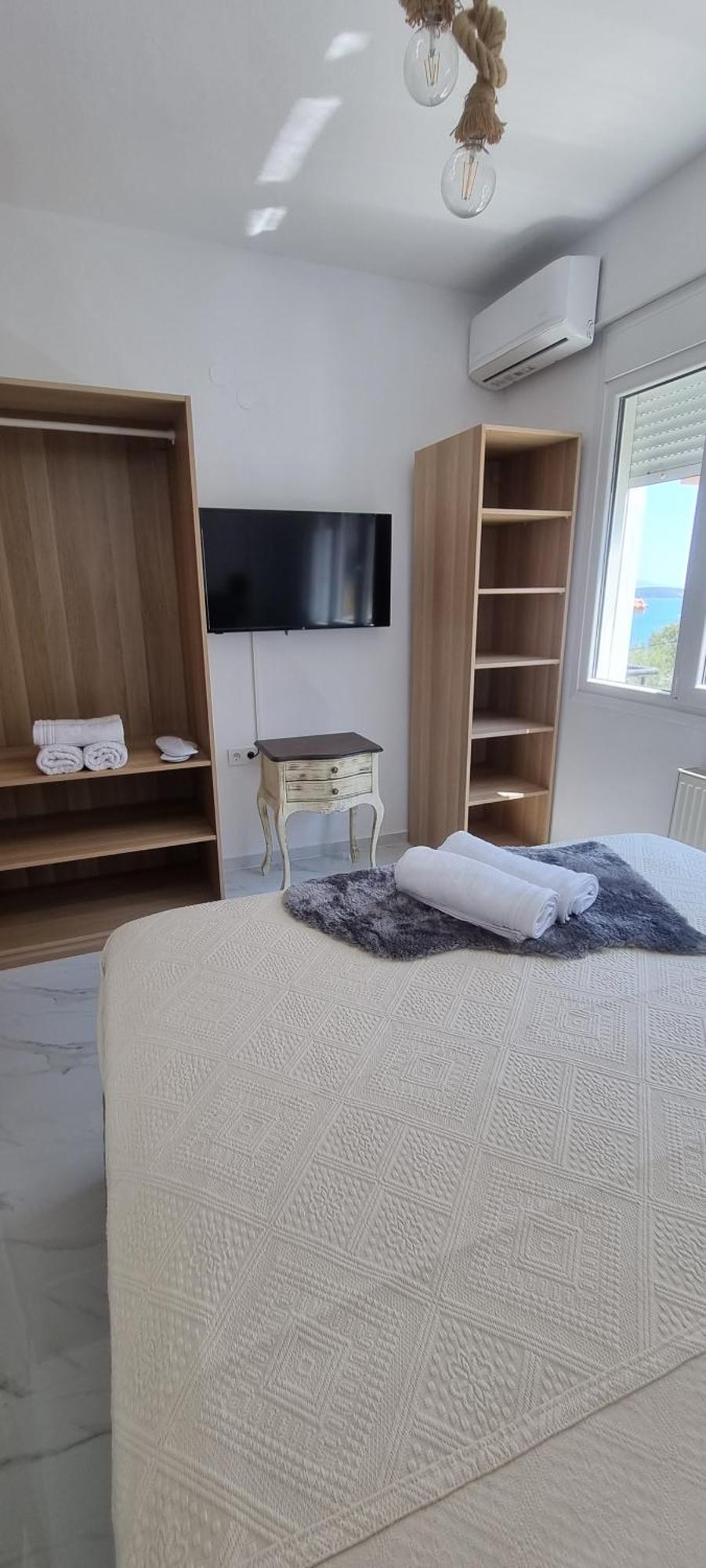 Ellis-Suites Nea Peramos Kavala エクステリア 写真