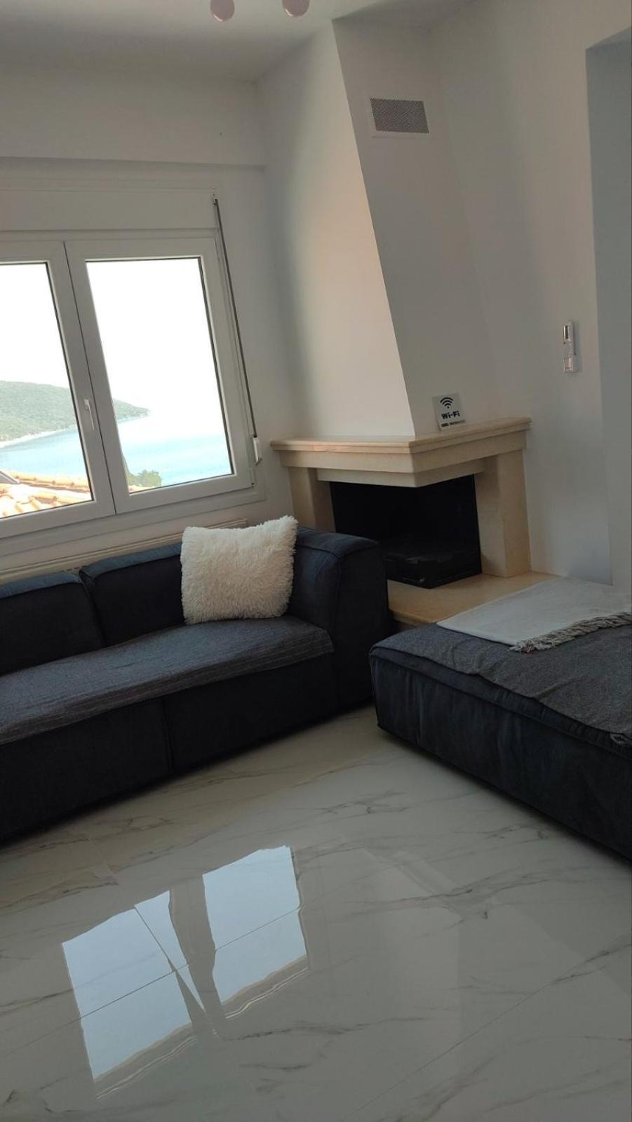 Ellis-Suites Nea Peramos Kavala エクステリア 写真