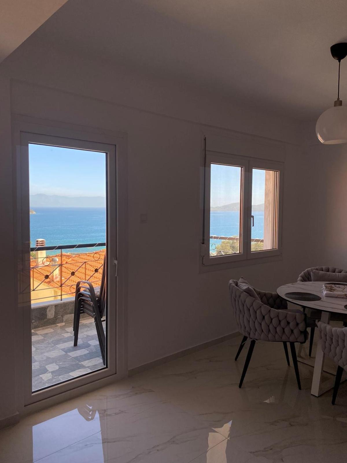 Ellis-Suites Nea Peramos Kavala エクステリア 写真